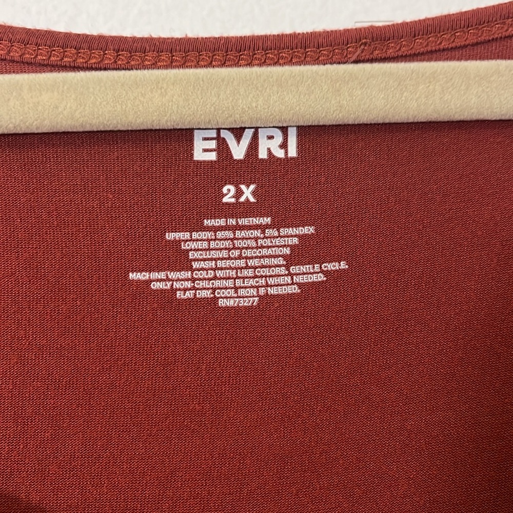 EVRI Women's Red and Teal Blouse - Picture 2 of 3